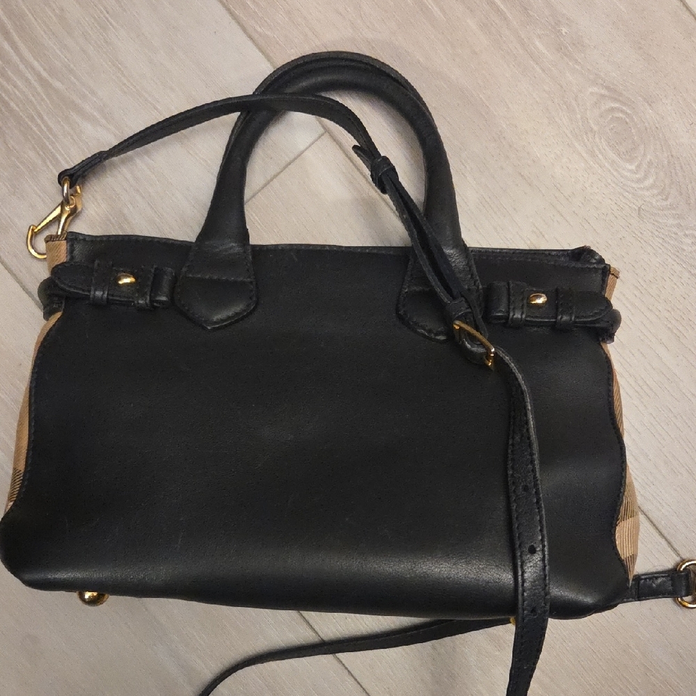 Burberry Banner Tote Handbag in Leather - Picture 13 of 16